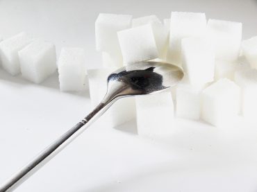 วันนึงควรกินน้ำตาลไม่เกินกี่กรัม แต่ละช่วงอายุควรรับปริมาณน้ำตาลเท่าไรต่อวัน